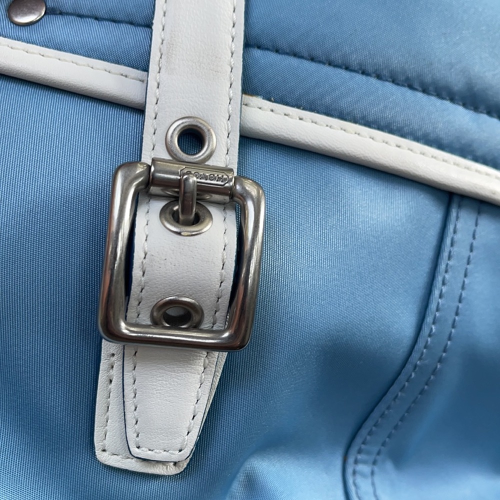 Blue COACH PURSE | Baby Blue and White | Med NWOT | Coach Hamptons Weekend Bag - Picture 9 of 9